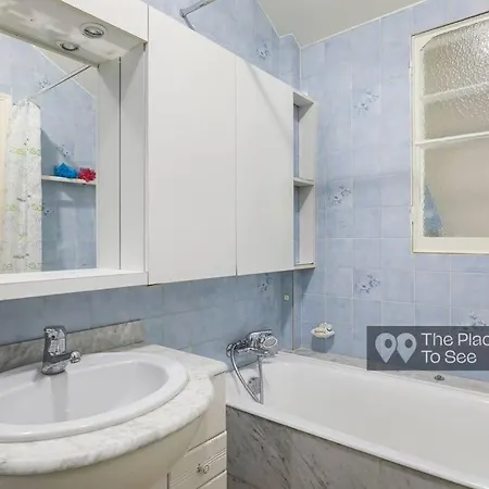 Spacious Private House 160sqm Prime Location With Yard And Parking For 2 Cars Apartamento